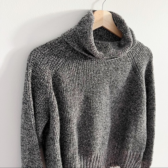 Eastbrook Turtleneck Cross-Back Sweater in Cotton-Merino Yarn Gray - Picture 5 of 8